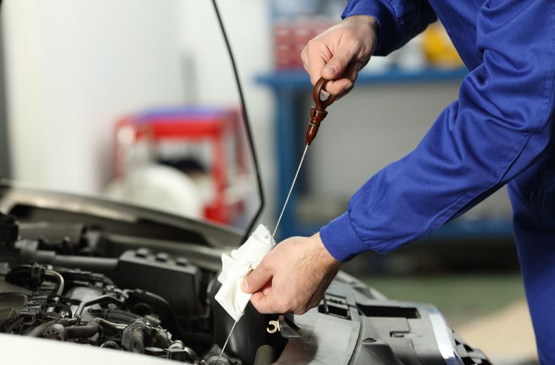 How to check car engine oil