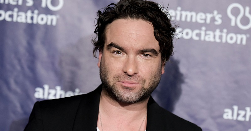 Johnny Galecki Height, Fortune, Married, Wife, Dating, Girlfriend, Gay