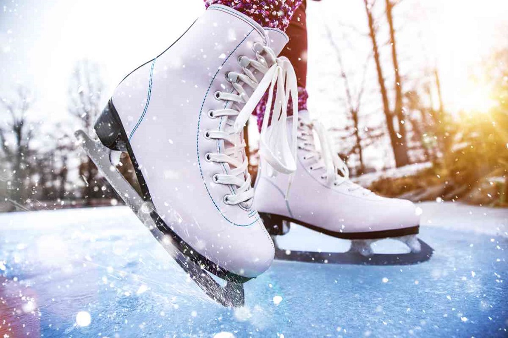 What to Wear Ice Skating Indoors?