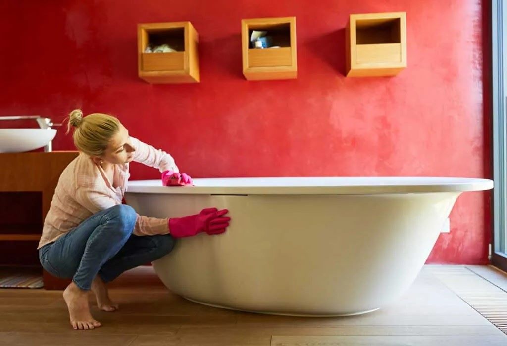 The Best Way to Clean a Bathtub: Step-by-Step Instructions for a Sparkling Clean
