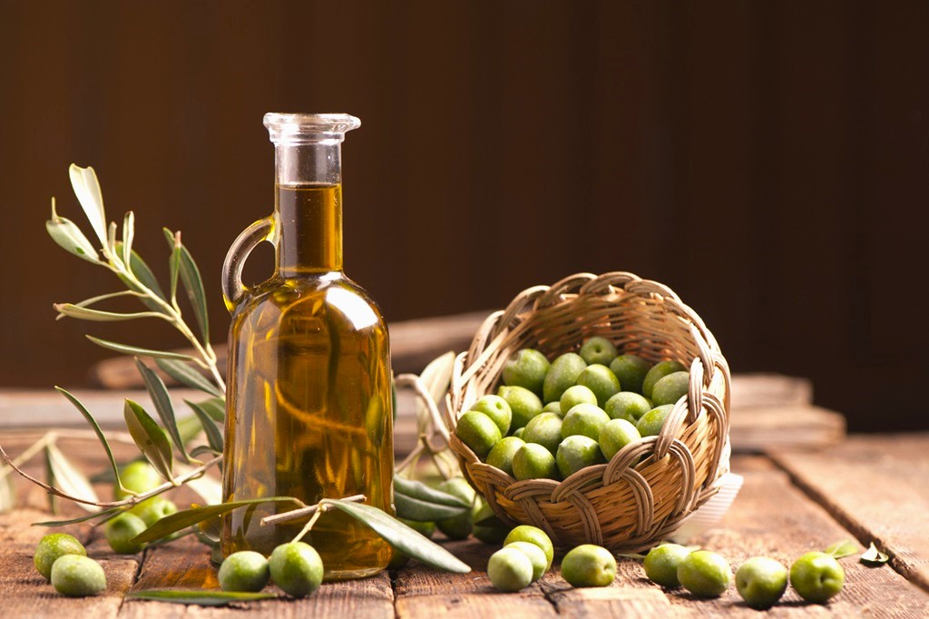 What are the benefits of extra virgin olive oil vs olive oil?