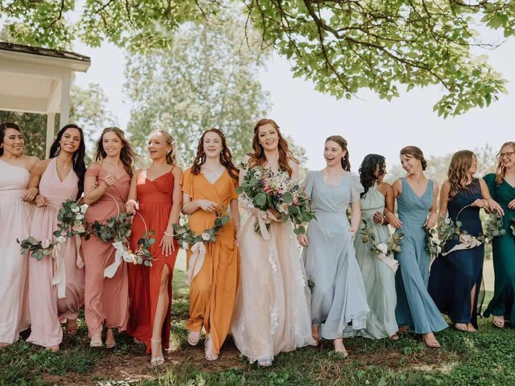 What color suits go with sage green bridesmaid dresses