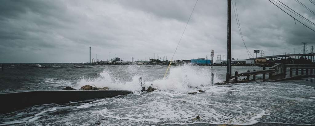 How local factors can increase flood risk on low-lying coastlines