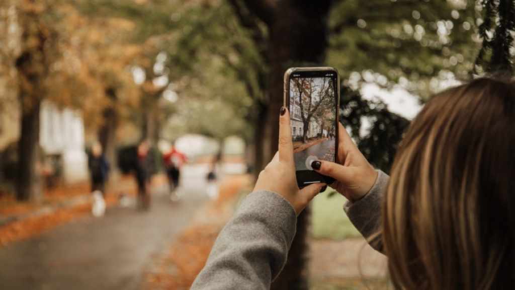 How to take a professional headshot with a phone