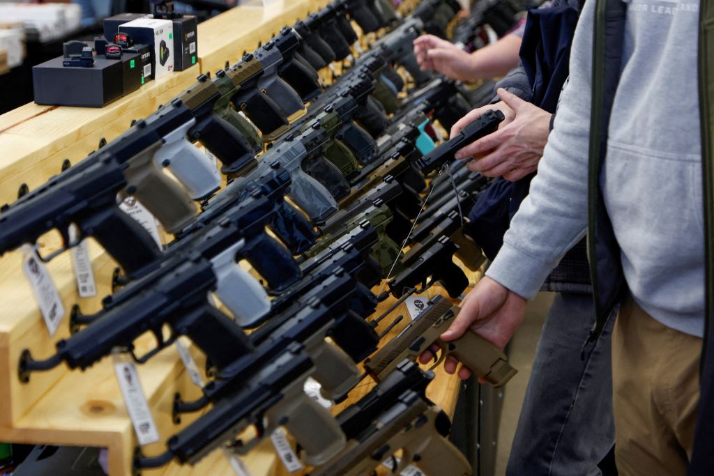 What is the largest gun show in the US