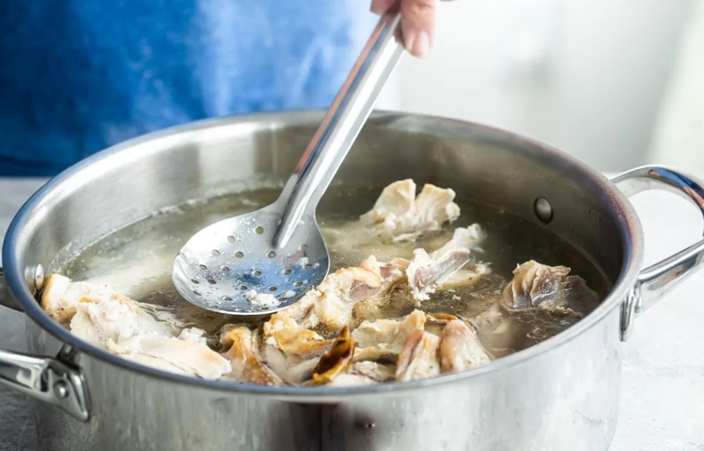 What's the difference between turkey broth and turkey bone broth?