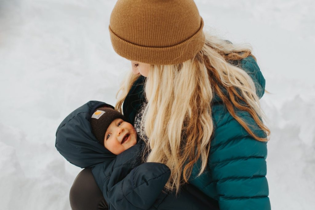 What to wear for breastfeeding in winter?