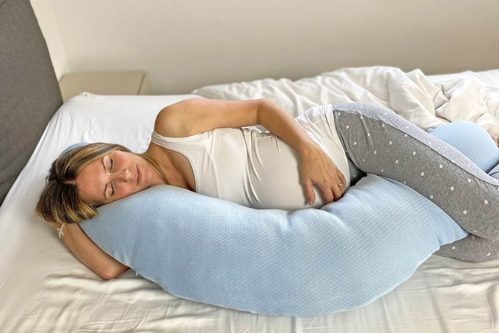 Plus-Size Breastfeeding Support: Pillows Designed for Every Body Type
